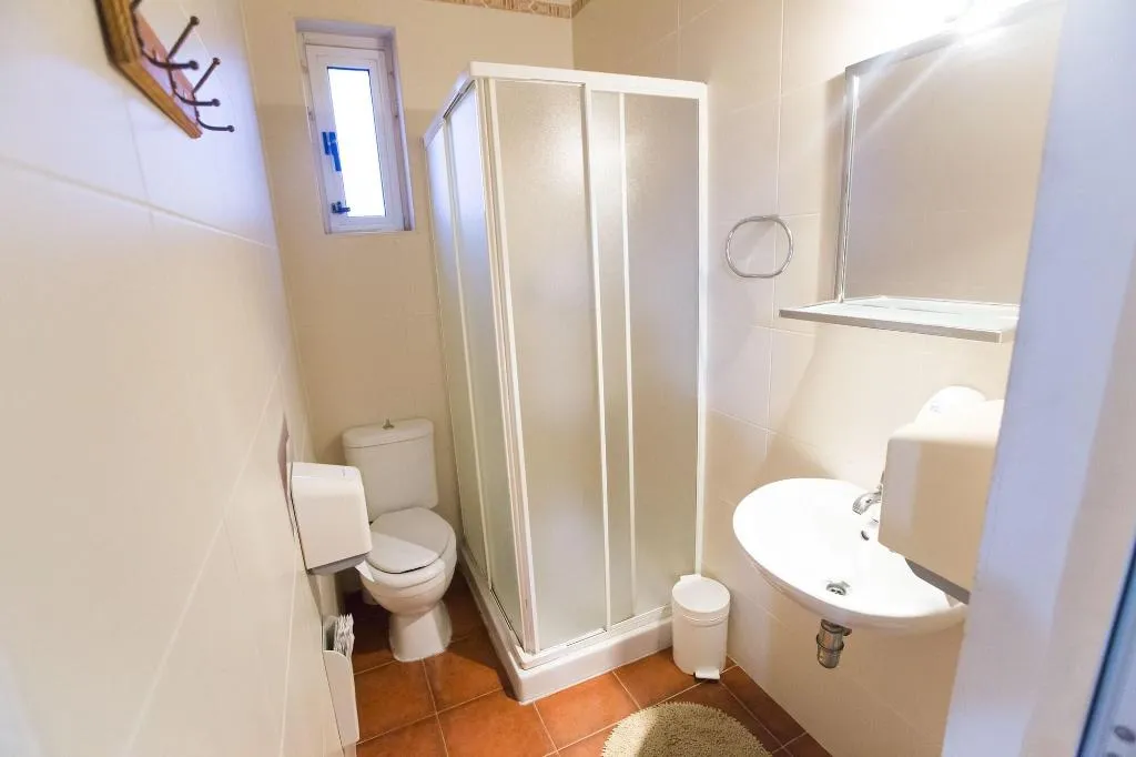 Room, Granny's Inn - Hostel, Malta