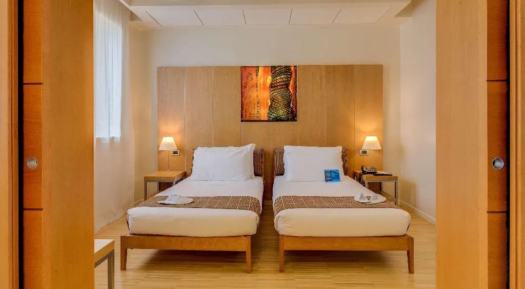JUNIOR SUITE KING SIZE BED Room, Best Western Plus Hotel Bologna, Venice