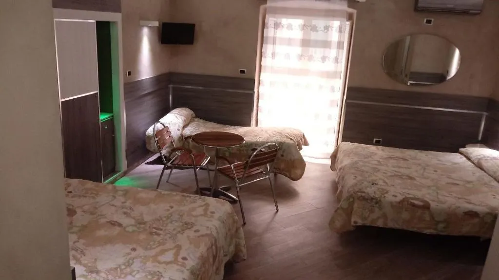 Room, Pensione Enea, Naples