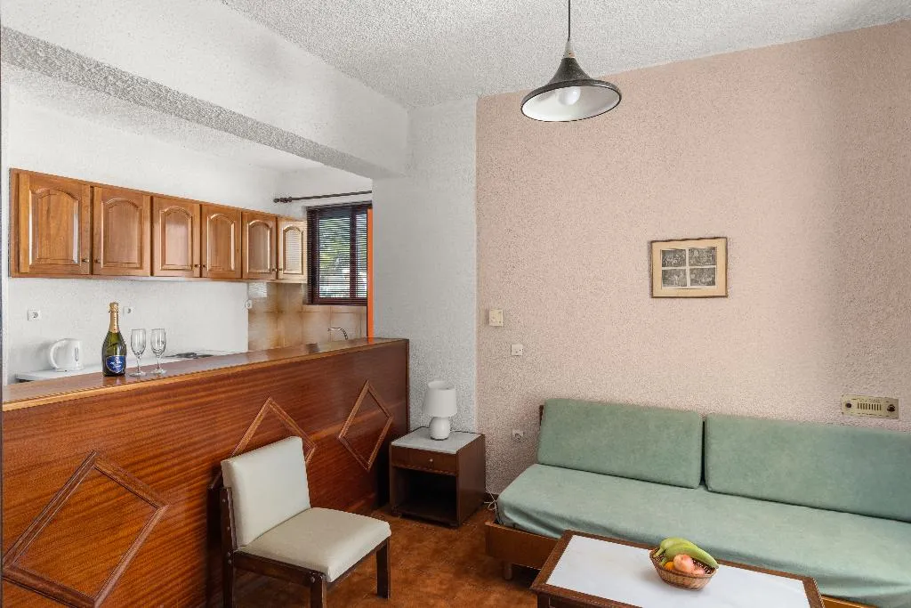 APARTMENT THREE BEDROOMS Room, Iliessa Beach by GHH, Zante