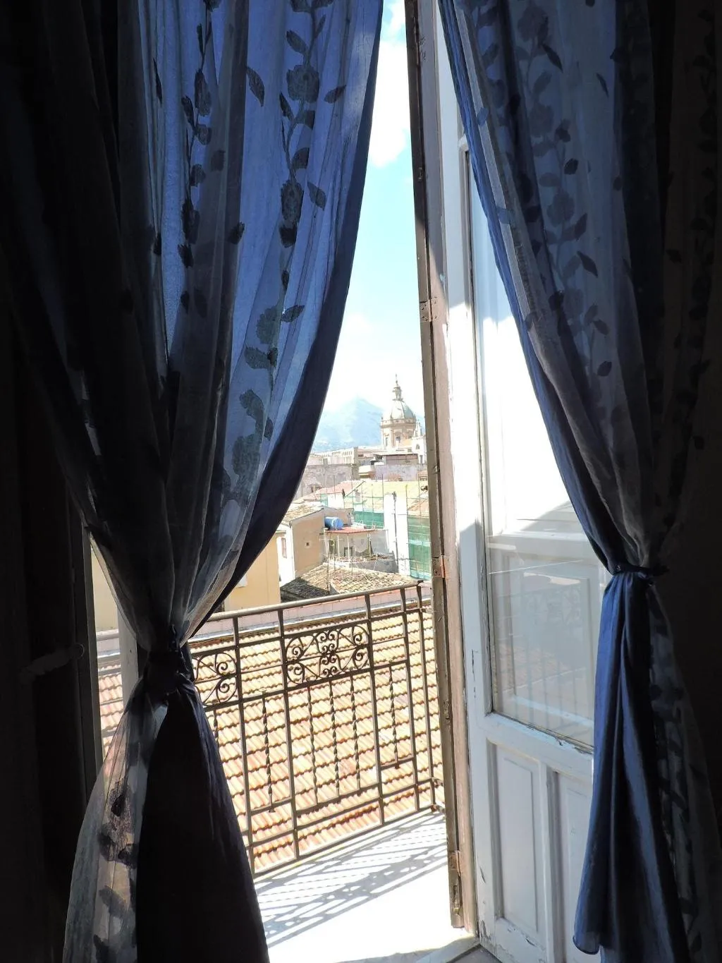 Room, Concordia, Palermo