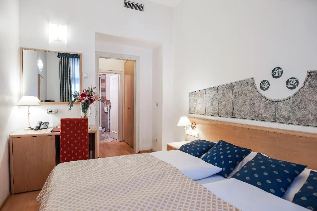 SINGLE STANDARD Room, Hotel Tivoli Prague, Prague