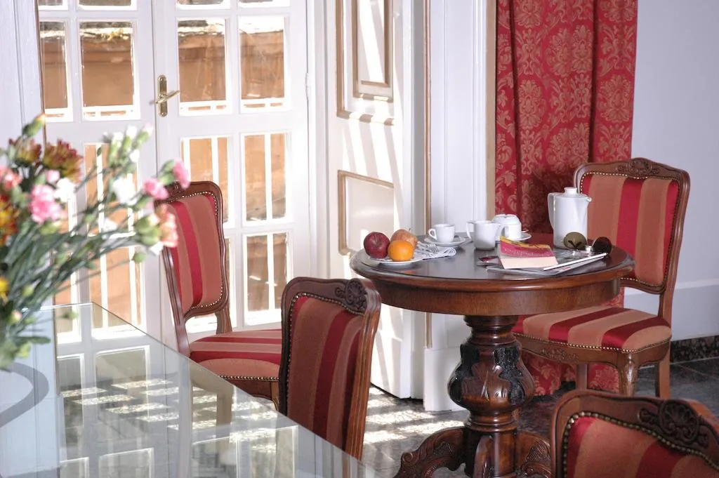 General view, Le Stanze del Vicere Boutique Hotel, Naples