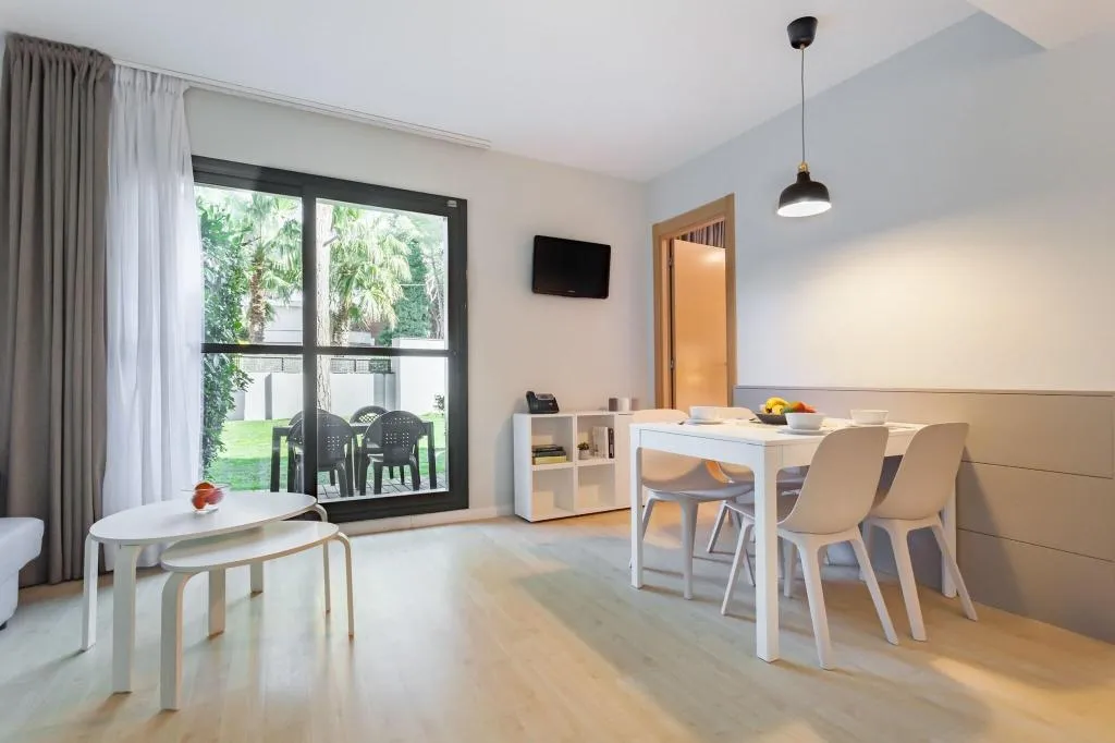 Room, Royal Marina Gardens, Barcelona