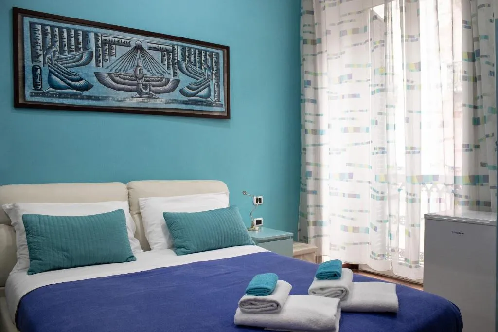 Room, Pomodoro B&B, Naples