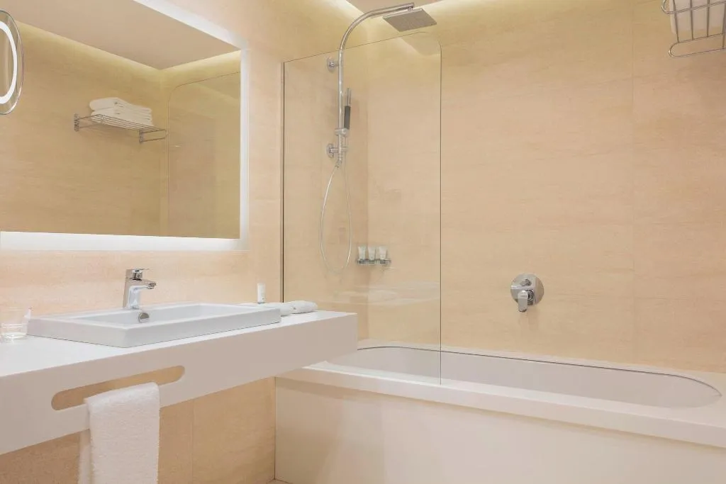DOUBLE SEA VIEW KING BED Room, Westin Dragonara Resort, Malta