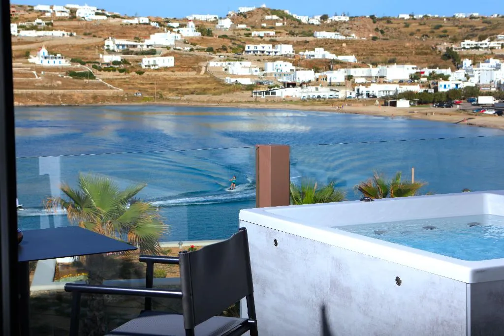 SUITE WITH JACUZZI Room, Aeonic Suites & Spa, Mykonos