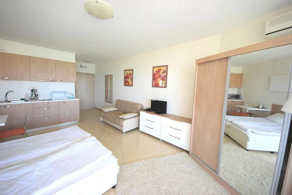 STUDIO POOL VIEW Room, Menada Grand Resort Apartments, Bourgas