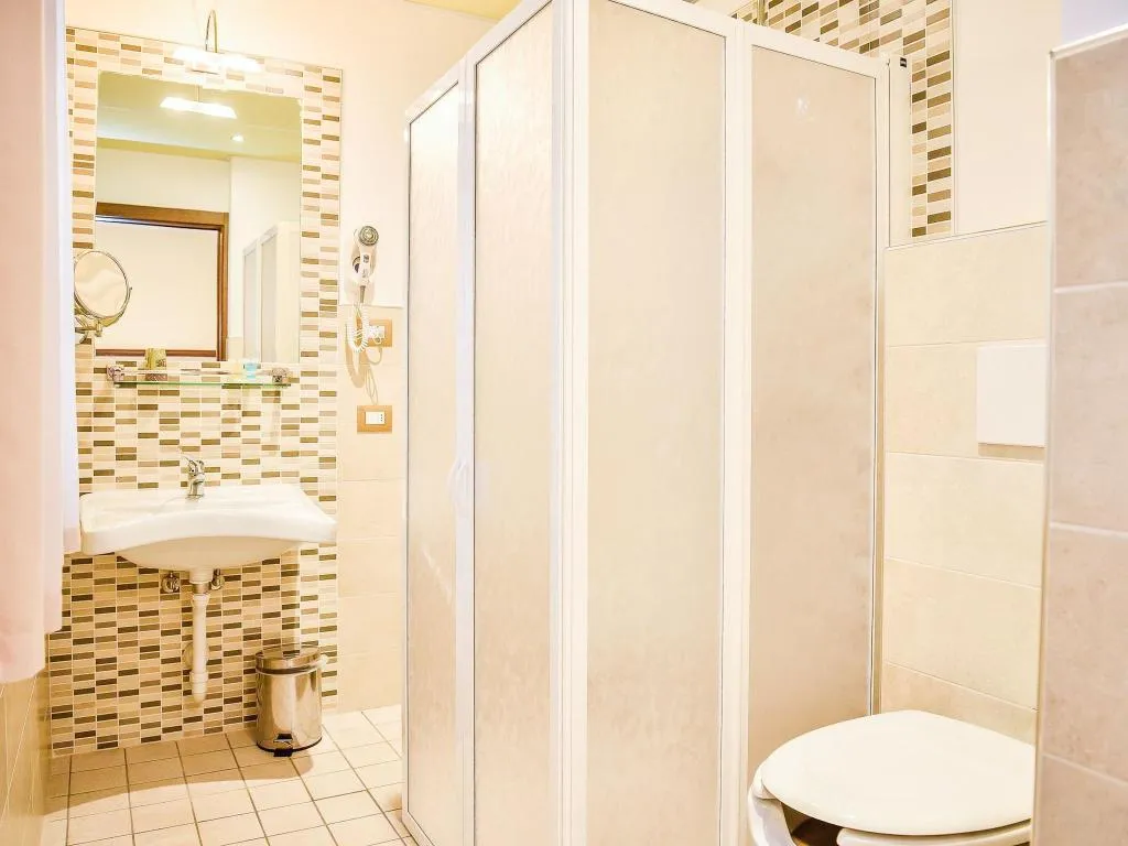Room, Hotel Rosa, Milan
