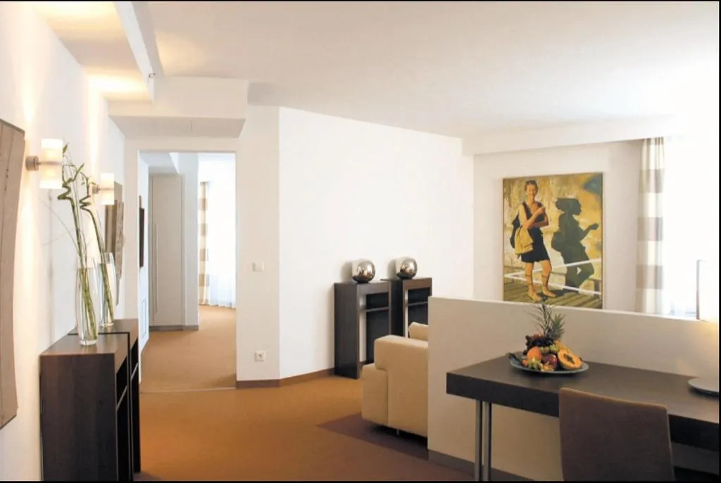 SUITE STANDARD Room, Estrel Hotel Berlin, Berlin