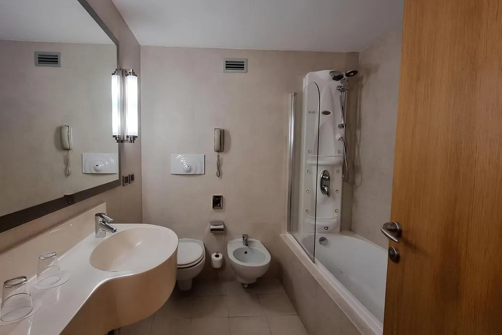 Room, Plaza Caserta, Naples
