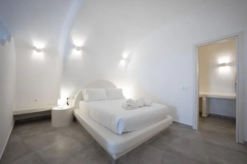 DOUBLE SUPERIOR Room, Nomikos Mansion, Santorini