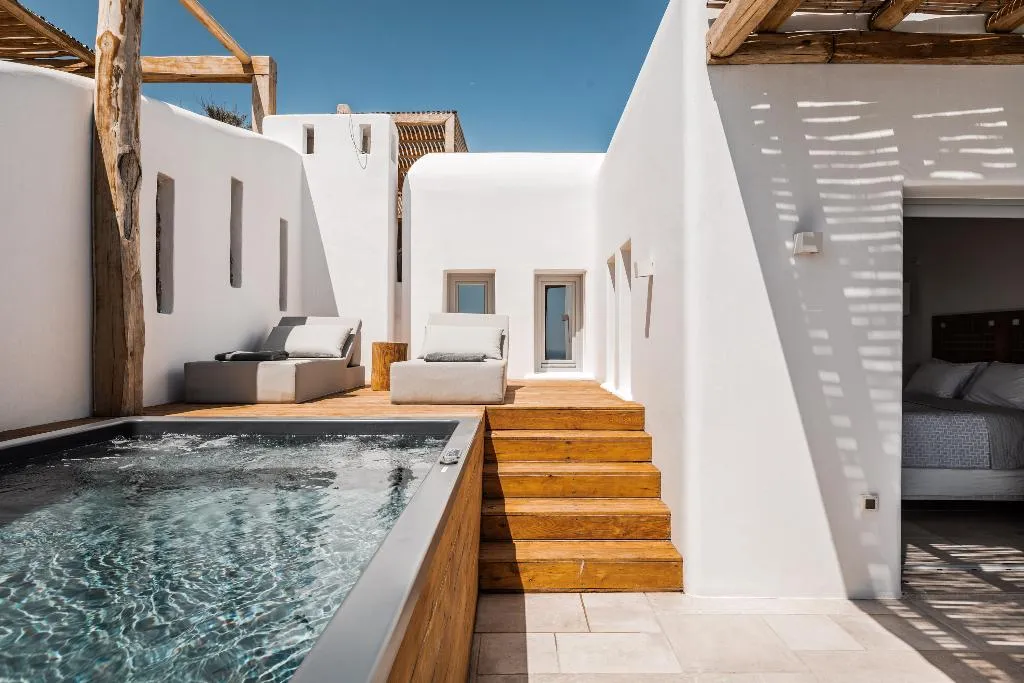 SUITE KING BED WITH JACUZZI Room, Alissachni Mykonos, Mykonos