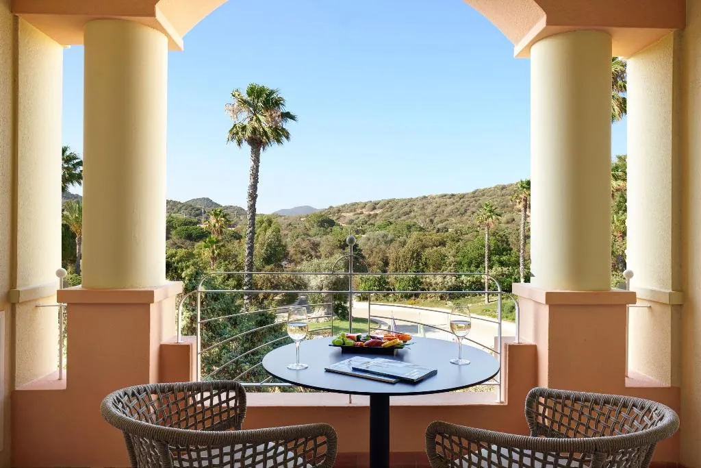 TRIPLE DELUXE Room, Almar Timi Ama Resort & Spa, Cagliari