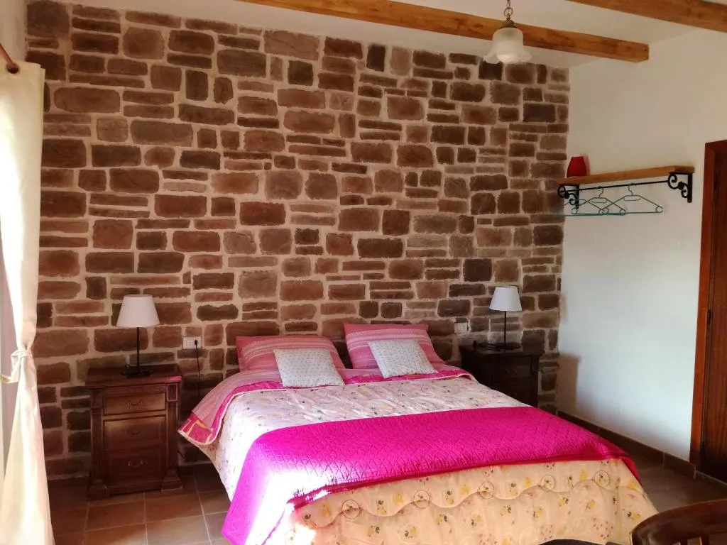 Room, B&B PompeiLog, Naples