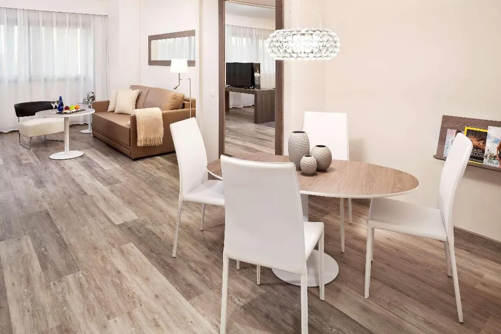JUNIOR SUITE STANDARD Room, Melia Lebreros, Seville