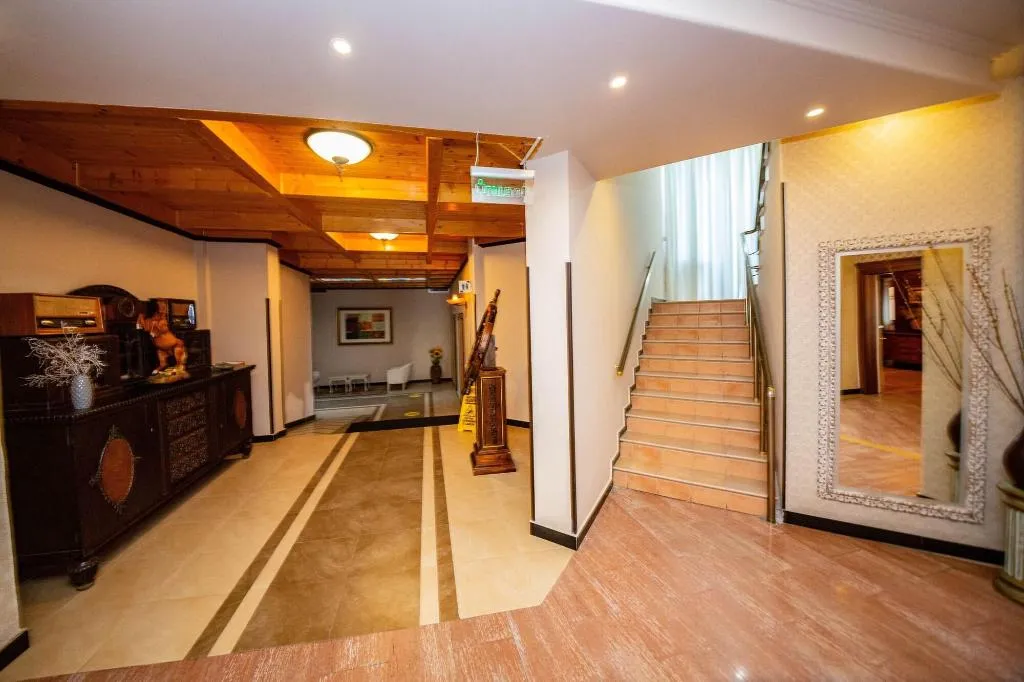 Lobby, Hotel Majestic, Durres