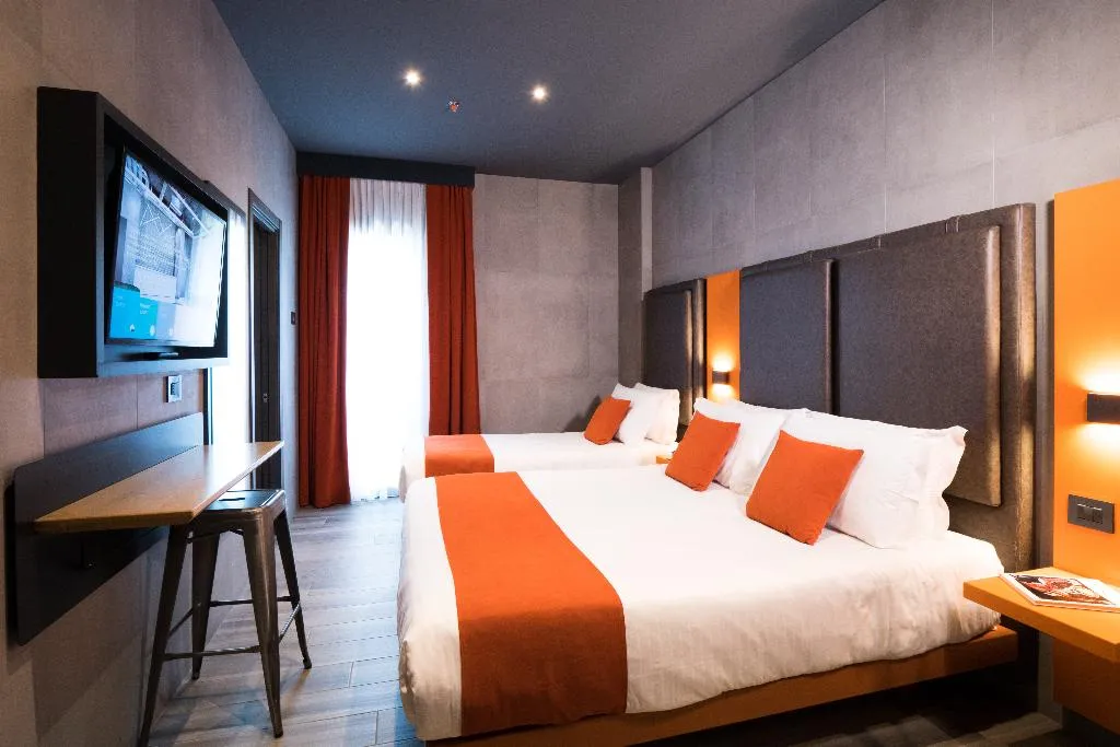 TRIPLE STANDARD Room, J24 Hotel Milano, Milan