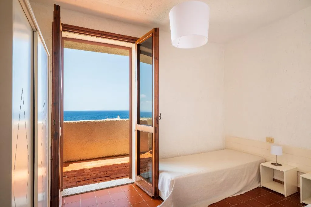 APARTMENT CAPACITY 4 TWO BEDROOMS Room, Residence Baia Santa Reparata, Olbia