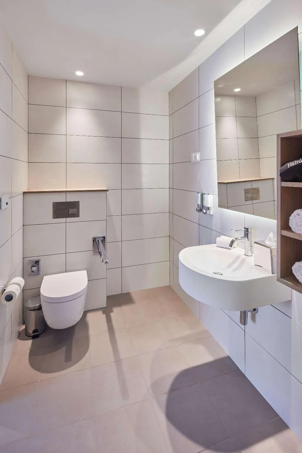 DOUBLE Accessible-Queen Size Bed Room, Hampton by Hilton Barcelona Fira Gran Via, Barcelona