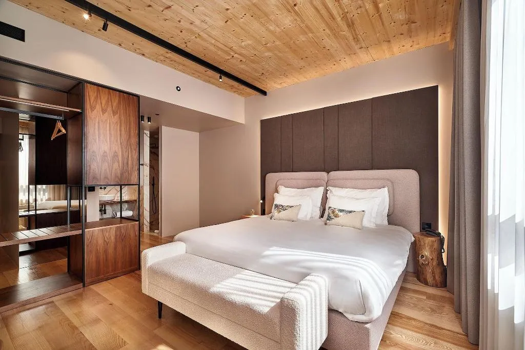 Room, The Log Porto Hotel, Porto