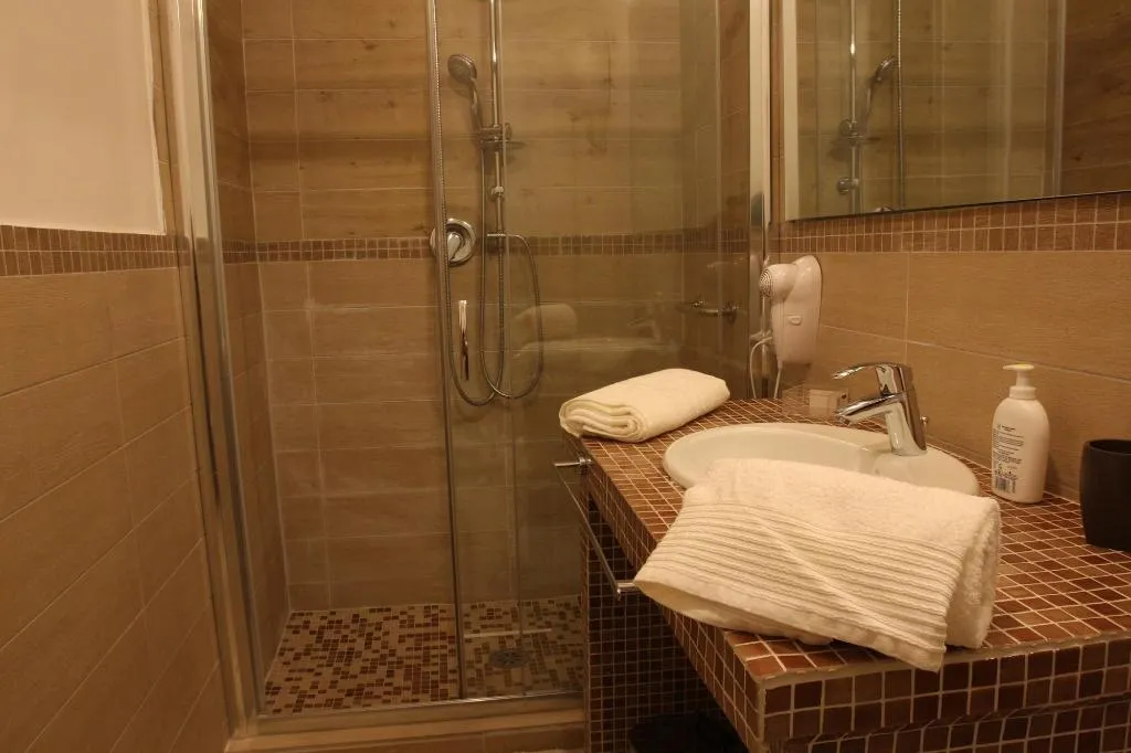 Room, Base Napoli B&B, Naples