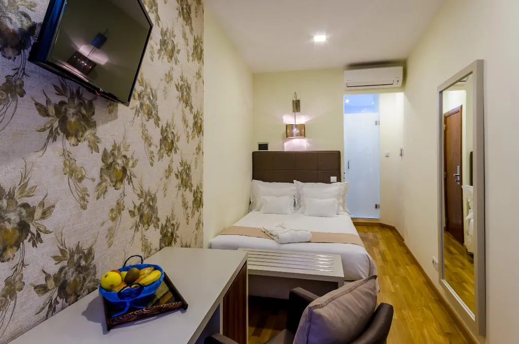 SINGLE STANDARD Room, Hotel Borges Chiado, Lisbon