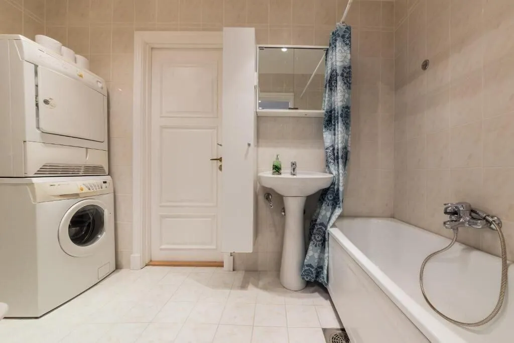 Room, Tallinn Apartments & Rooms - Old Town, Tallinn