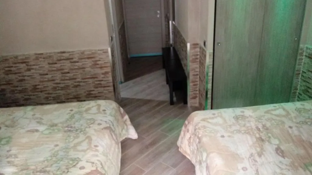 Room, Pensione Enea, Naples