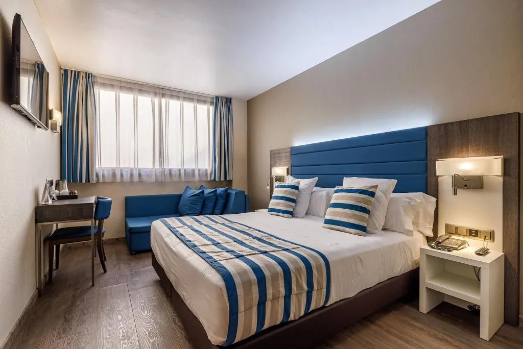 DOUBLE SINGLE USE SUPERIOR QUEEN BED Room, Ronda Lesseps, Barcelona