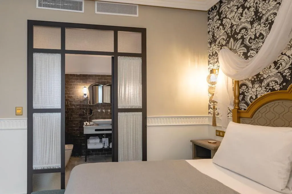 DOUBLE KING SIZE BED Room, Gravina 51, Seville