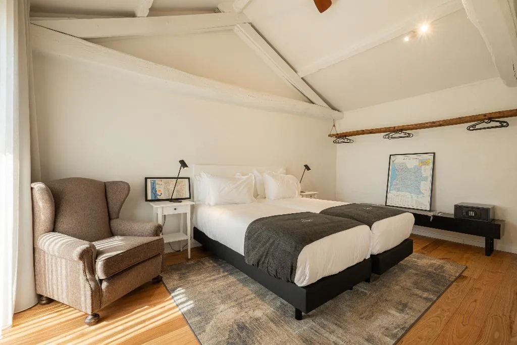 APARTMENT TWO BEDROOMS Room, CasaNova Farmhouse, Porto