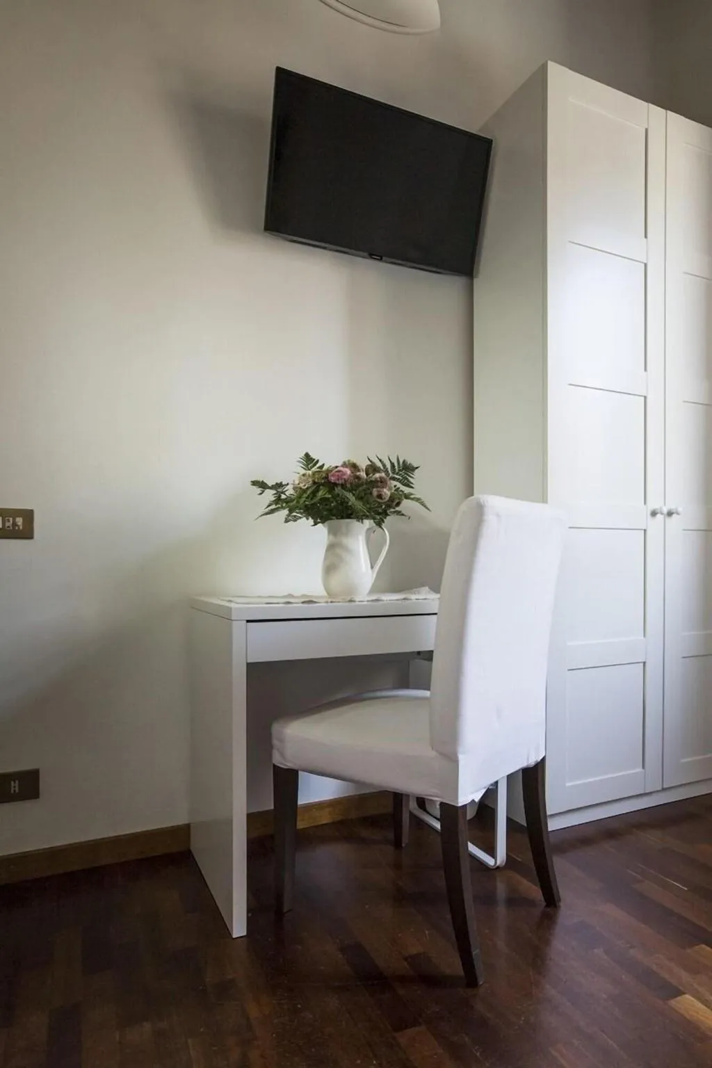 Room, Pettinary Village, Rome