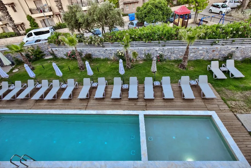 Pool, Del Mar Apartments, Crete