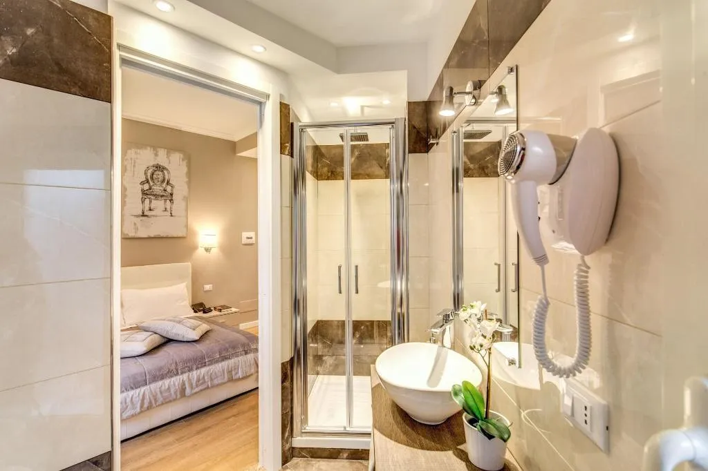 Room, The Bridge Suites, Rome
