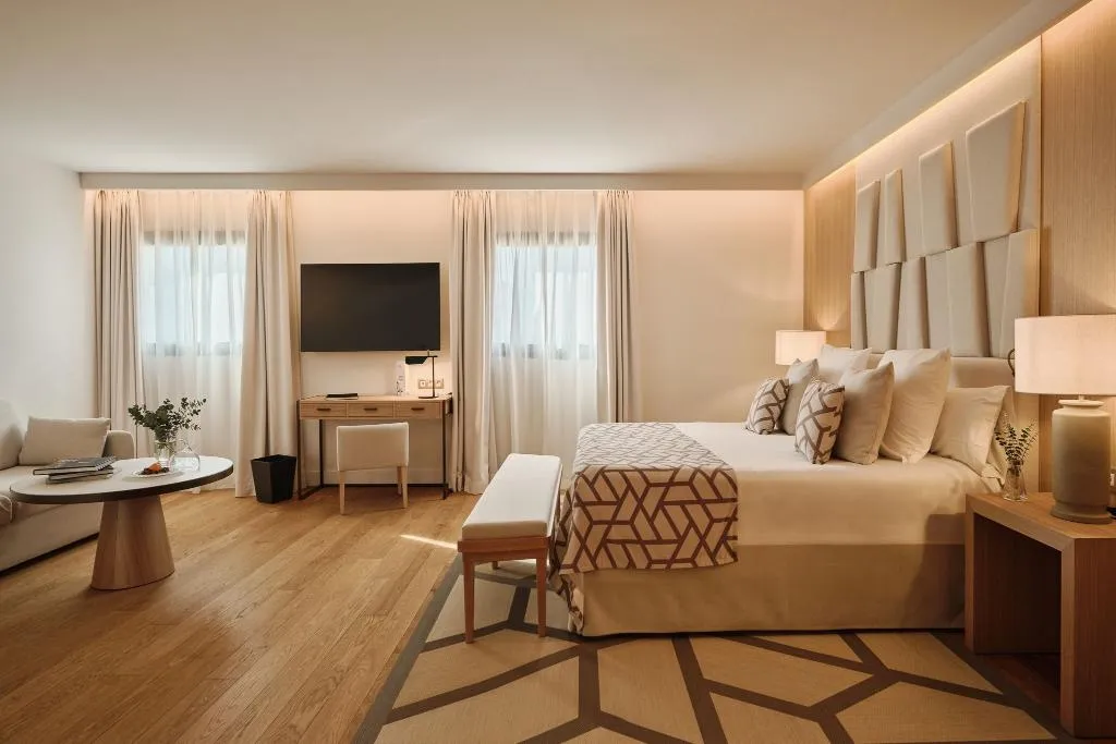 JUNIOR SUITE STANDARD Room, Hospes Palau de la Mar Valencia, Valencia