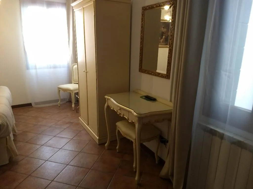 Double or Twin STANDARD Room, Alloggi SS. Giovanni e Paolo, Venice