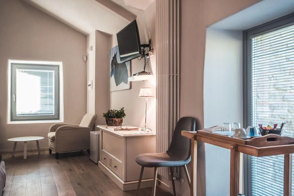 Room, Nikis Resort, Umbria