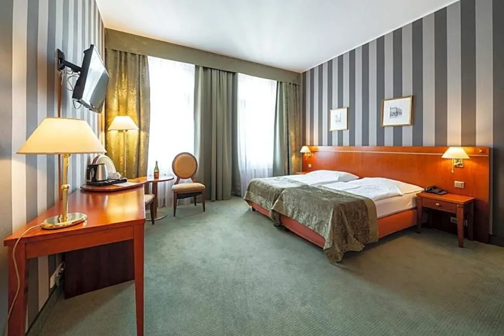 Room, Hotel Raffaello, Prague