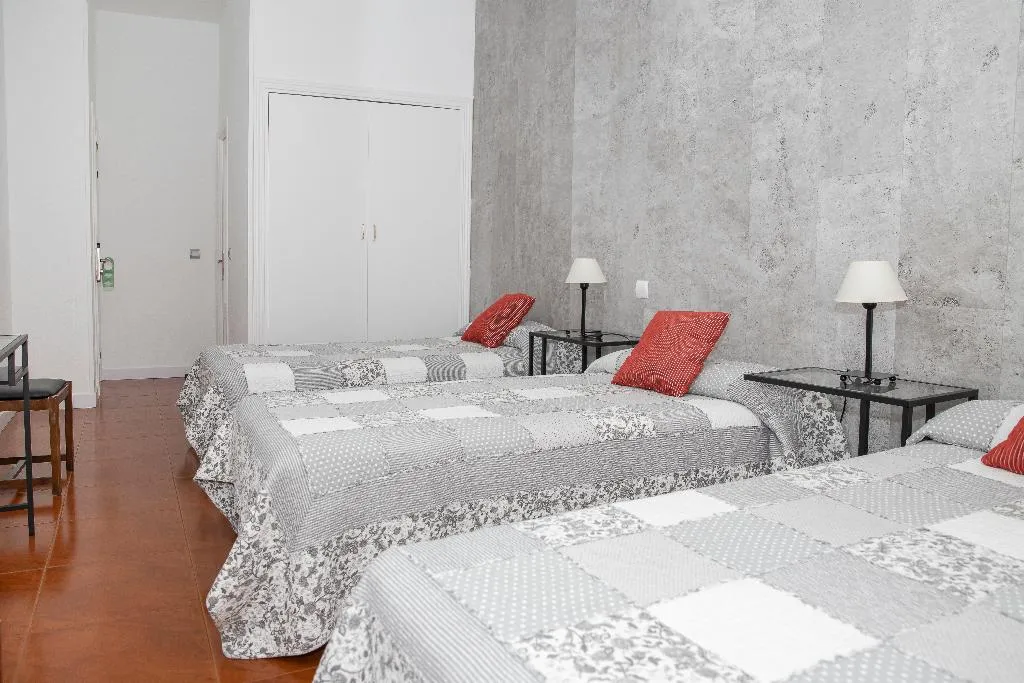 TRIPLE STANDARD Room, Tokio, Madrid