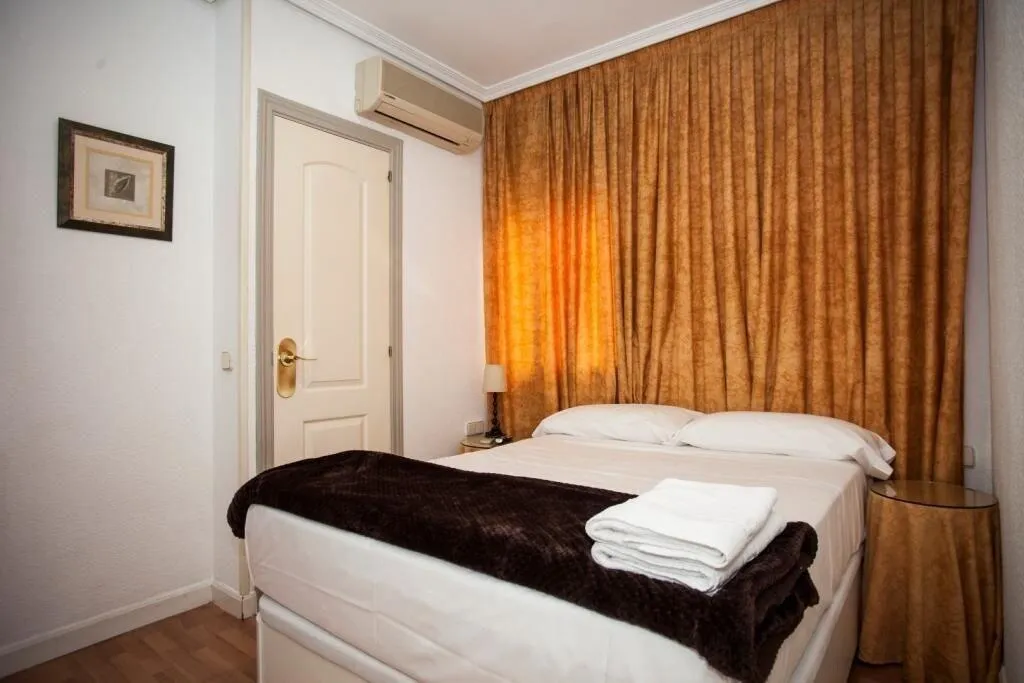Room, Hostal JQC Ártico, Madrid