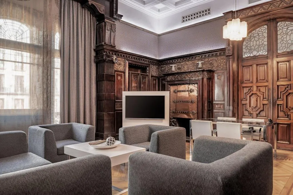 Room, AC Hotel Palacio del Retiro Autograph Collection, Madrid