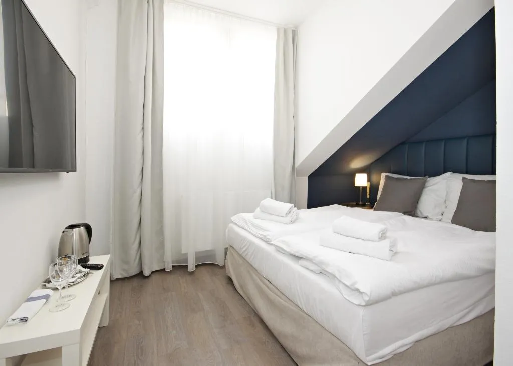 DOUBLE STANDARD Room, Alveo Suites, Prague