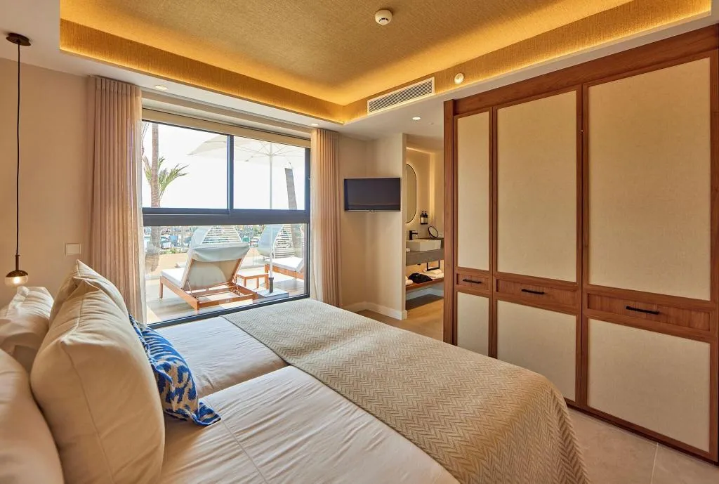 SUITE SEA VIEW WITH PRIVATE POOL Room, Universal Gran Leon and Spa, Majorca