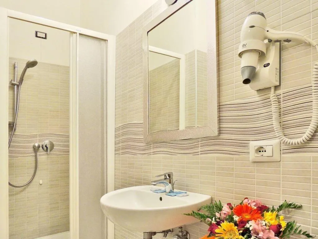 Room, Enrica, Naples