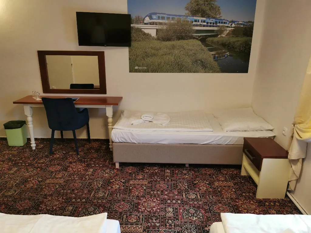 TRIPLE STANDARD Room, City Inn, Prague