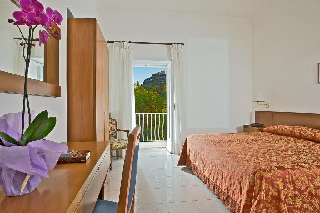Room, San Michele, Naples