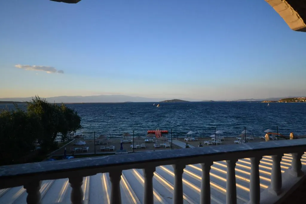 TRIPLE SEA VIEW Room, Cunda Basel Hotel, Izmir