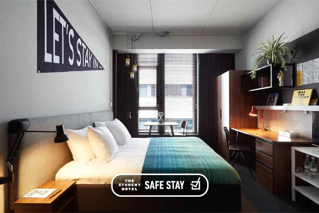 STUDIO DELUXE Room, The Social Hub Amsterdam City, Amsterdam
