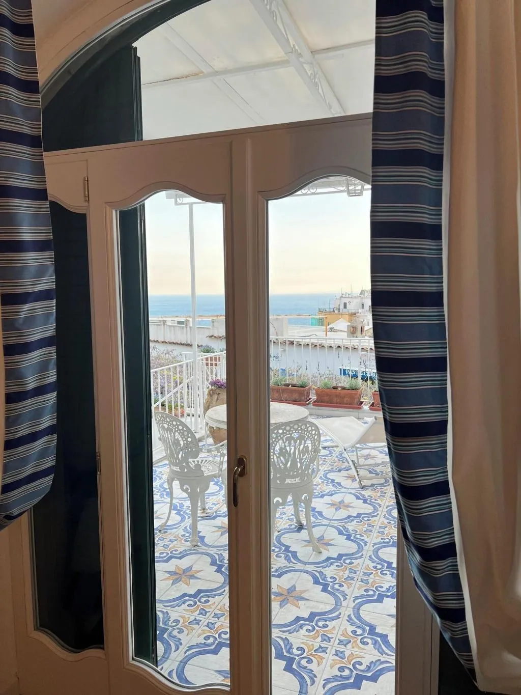 Terrace, Hotel Villa Delle Palme, Naples